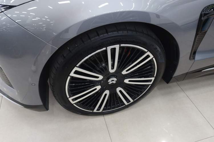 Used Nio ET9 2025 100kWh Signature Edition Left Front Wheel Hub