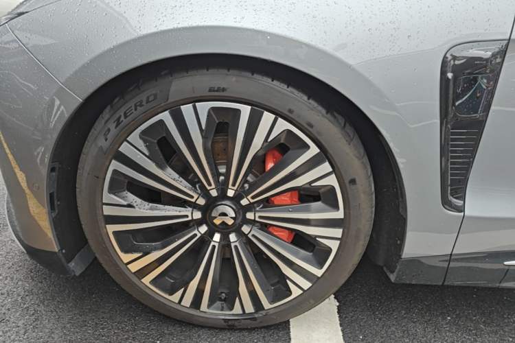 Used Nio ET9 2025 100kWh Signature Edition Left Front Wheel Hub