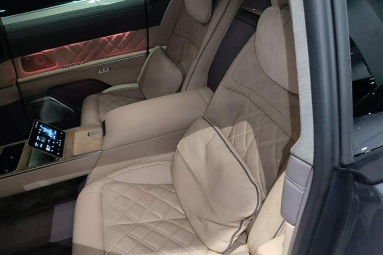 Used Nio ET9 2025 100kWh Signature Edition Left Rear Seat