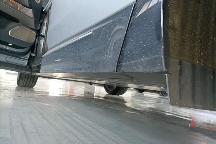 Used Nio ET9 2025 100kWh Signature Edition Left Side Sill