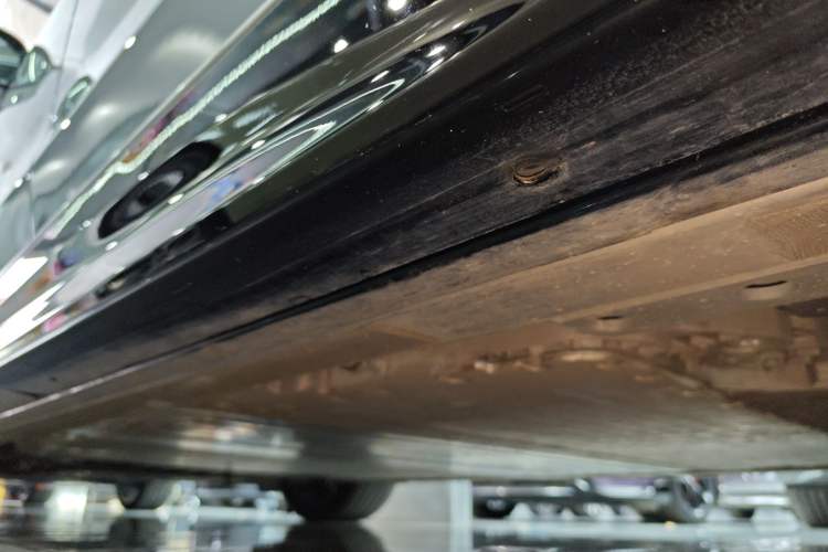 Used Nio ET9 2025 100kWh Signature Edition Left Side Sill