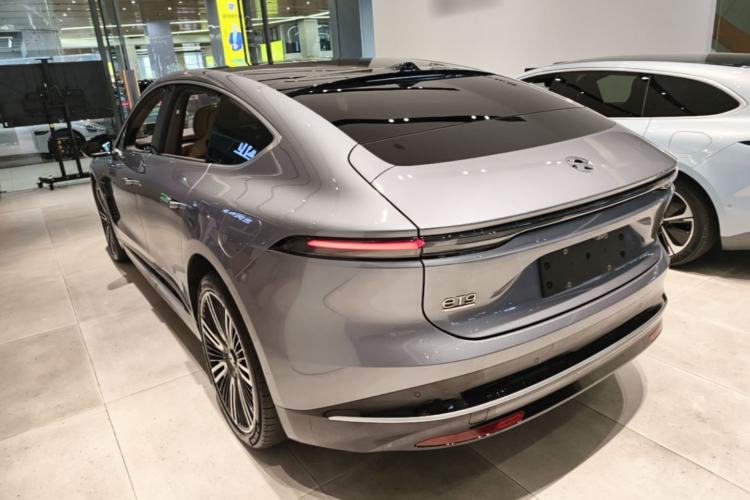 Used Nio ET9 2025 100kWh Signature Edition Rear Left 45 Deg