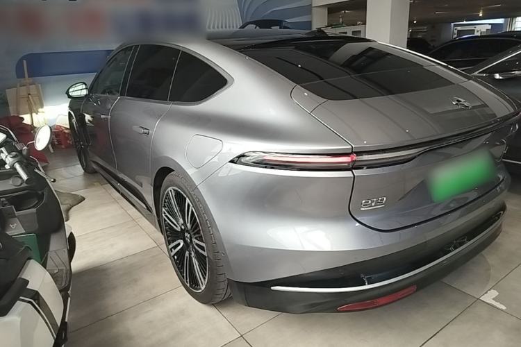 Used Nio ET9 2025 100kWh Signature Edition Rear Left 45 Deg