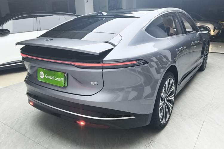 Used Nio ET9 2025 100kWh Signature Edition Rear Right 45 Deg