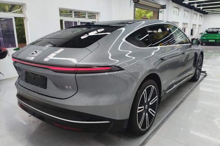 Used Nio ET9 2025 100kWh Signature Edition Rear Right 45 Deg