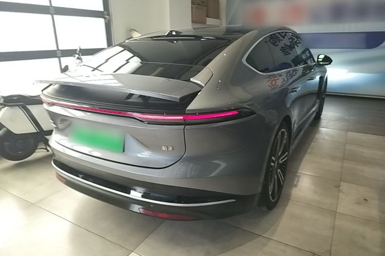 Used Nio ET9 2025 100kWh Signature Edition Rear Right 45 Deg