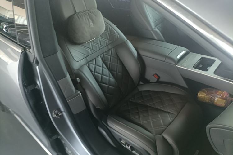 Used Nio ET9 2025 100kWh Signature Edition Right Front Seat