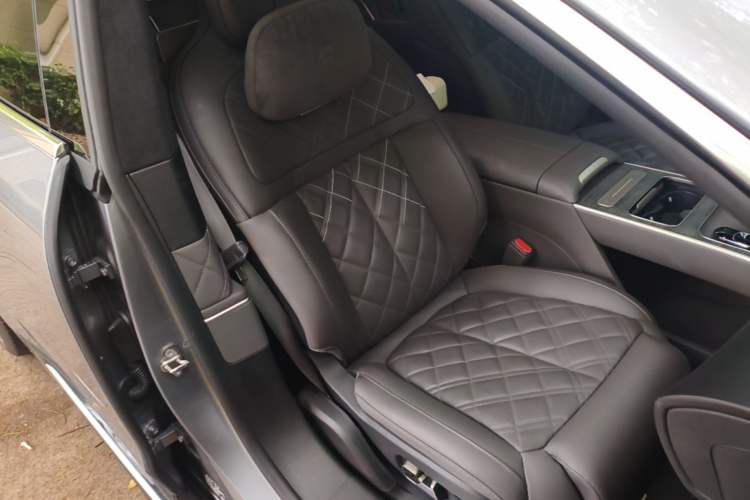 Used Nio ET9 2025 100kWh Signature Edition Right Front Seat