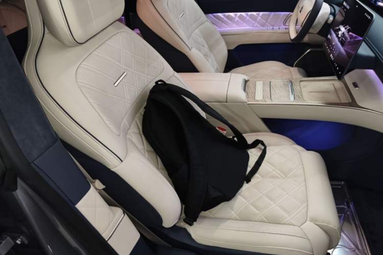 Used Nio ET9 2025 100kWh Signature Edition Right Front Seat