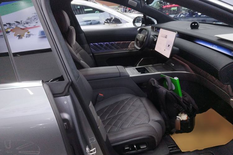 Used Nio ET9 2025 100kWh Signature Edition Right Front Seat