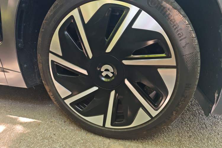 Used Nio ET9 2025 100 kWh Right Front Wheel Hub