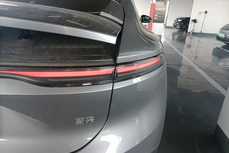 Used Nio ET9 2025 100kWh Signature Edition Right Rear Taillight