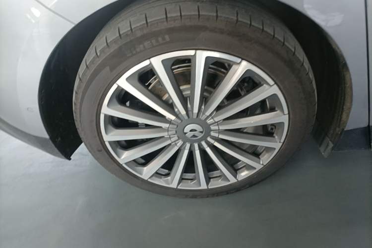Used Nio ET9 2025 100kWh Signature Edition Right Rear Wheel Hub