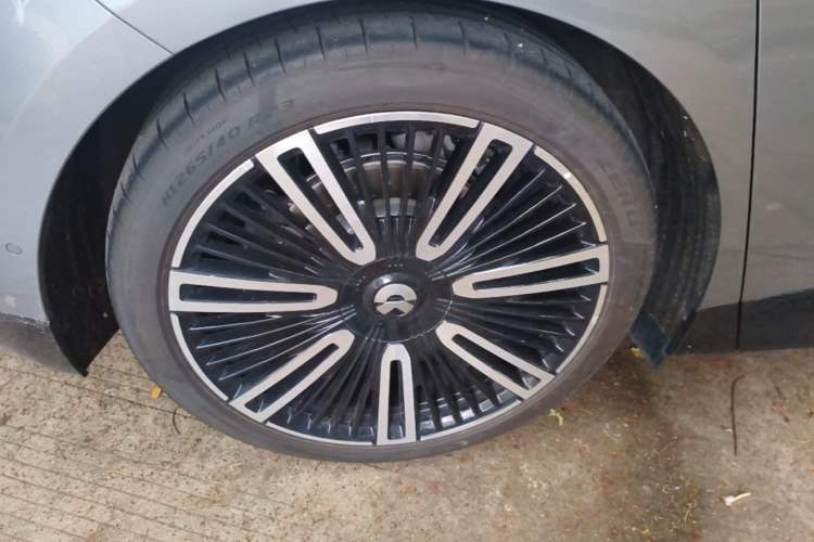 Used Nio ET9 2025 100kWh Signature Edition Right Rear Wheel Hub