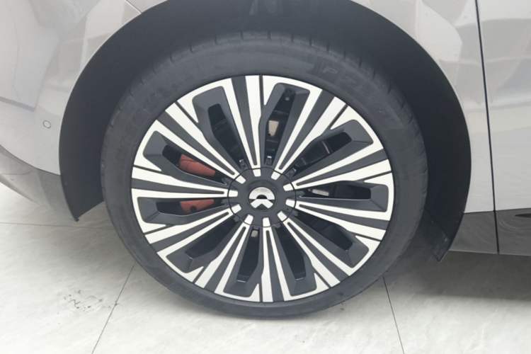 Used Nio ET9 2025 100kWh Signature Edition Right Rear Wheel Hub
