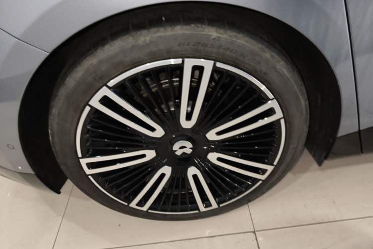 Used Nio ET9 2025 100kWh Signature Edition Right Rear Wheel Hub