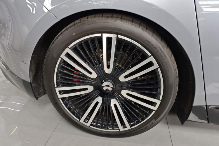 Used Nio ET9 2025 100kWh Signature Edition Right Rear Wheel Hub