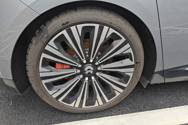Used Nio ET9 2025 100kWh Signature Edition Right Rear Wheel Hub