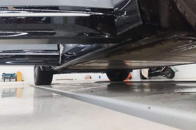 Used Nio ET9 2025 100kWh Signature Edition Right Side Sill