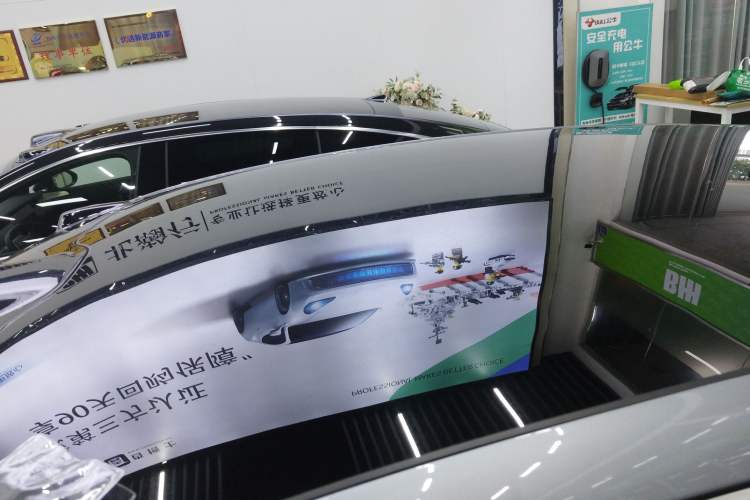 Used Nio ET9 2025 100kWh Signature Edition Roof