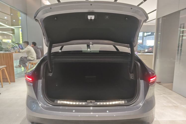 Used Nio ET9 2025 100kWh Signature Edition Trunk