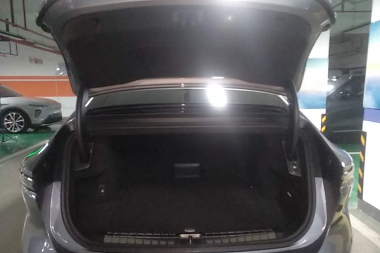 Used Nio ET9 2025 100kWh Signature Edition Trunk