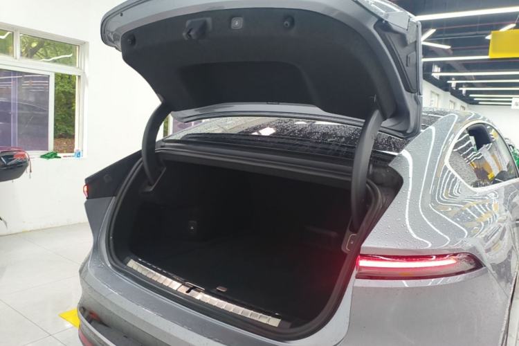 Used Nio ET9 2025 100kWh Signature Edition Trunk