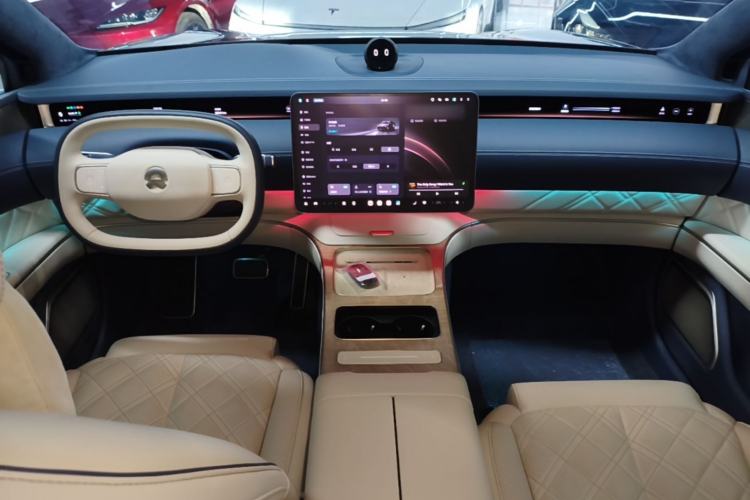 Used Nio ET9 2025 100 kWh Center Console