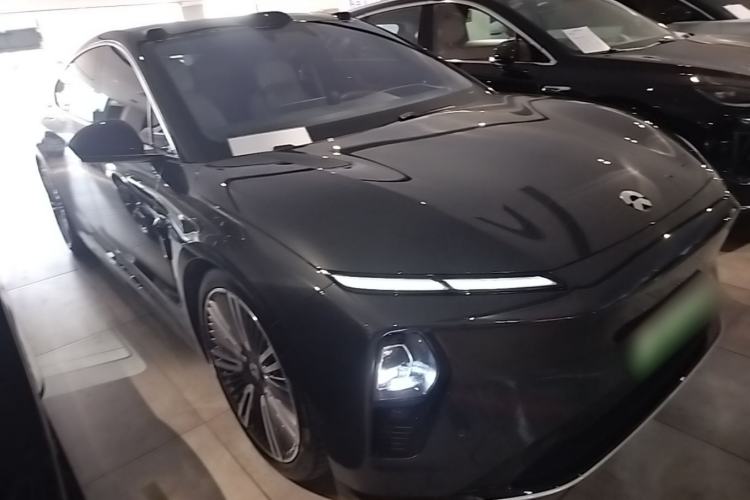 Used Nio ET9 2025 100kWh First-Edition Limited Edition Front Right 45 Deg