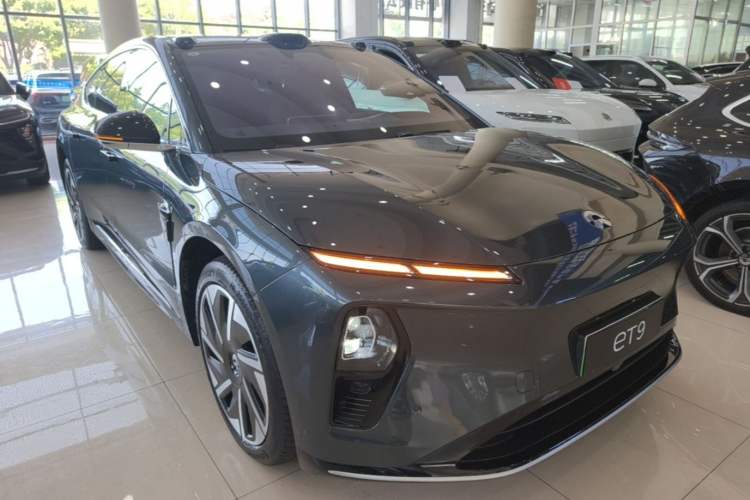Used Nio ET9 2025 100 kWh Front Right 45 Deg