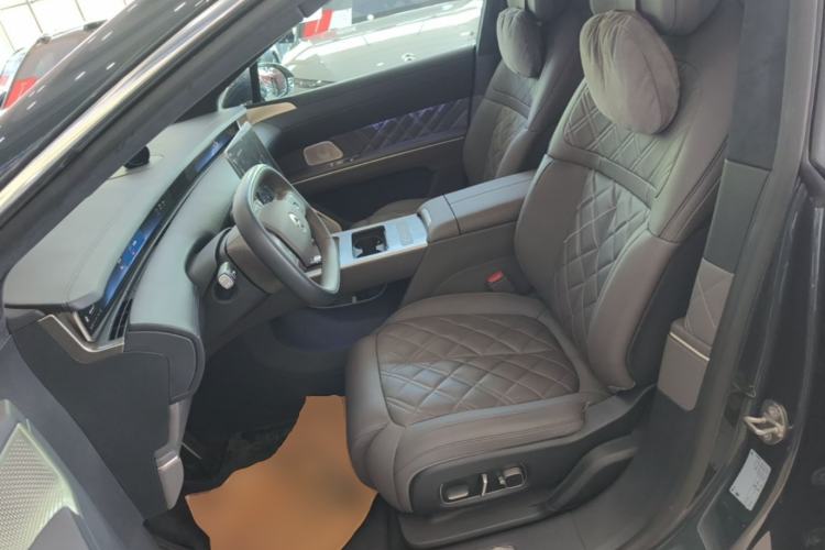 Used Nio ET9 2025 100 kWh Left Front Seat