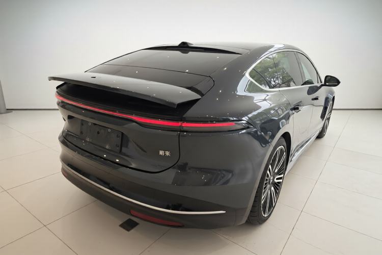 Used Nio ET9 2025 100 kWh Rear Right 45 Deg