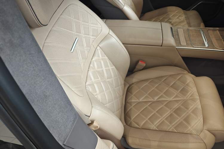 Used Nio ET9 2025 100 kWh Right Front Seat