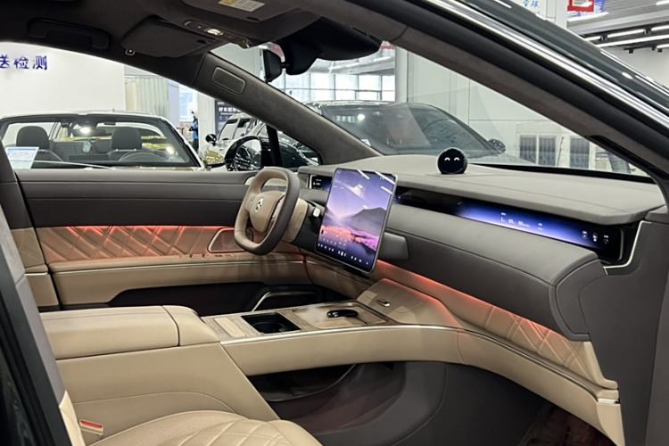 Used Nio ET9 2025 100 kWh Right Front Seat