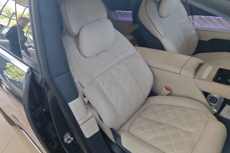 Used Nio ET9 2025 100kWh Signature Edition Right Front Seat
