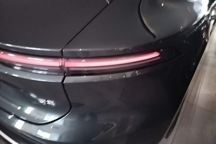 Used Nio ET9 2025 100kWh First-Edition Limited Edition Right Rear Taillight