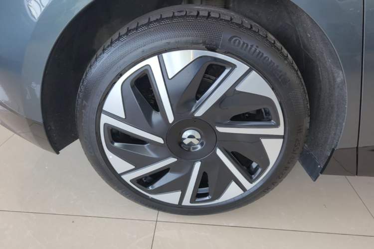 Used Nio ET9 2025 100 kWh Right Rear Wheel Hub