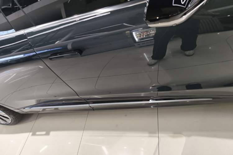 Used Nio ET9 2025 100kWh Signature Edition Right Side Sill