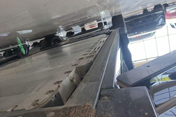 Used Nio ET9 2025 100 kWh Right Side Sill