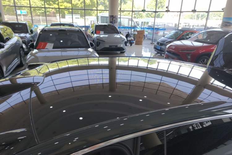 Used Nio ET9 2025 100 kWh Roof
