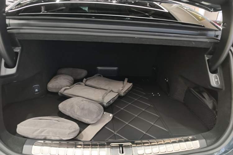 Used Nio ET9 2025 100kWh Signature Edition Trunk