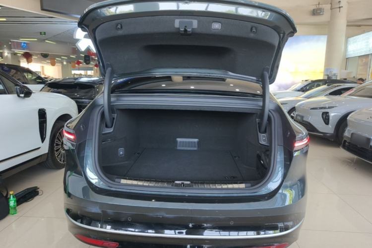 Used Nio ET9 2025 100 kWh Trunk