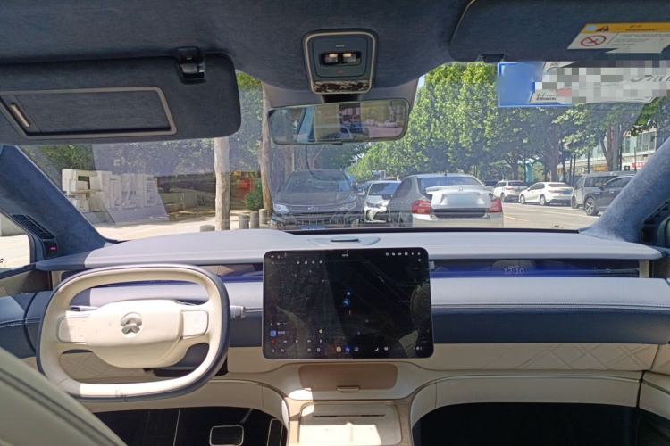 Used Nio ET9 2025 100 kWh Center Console