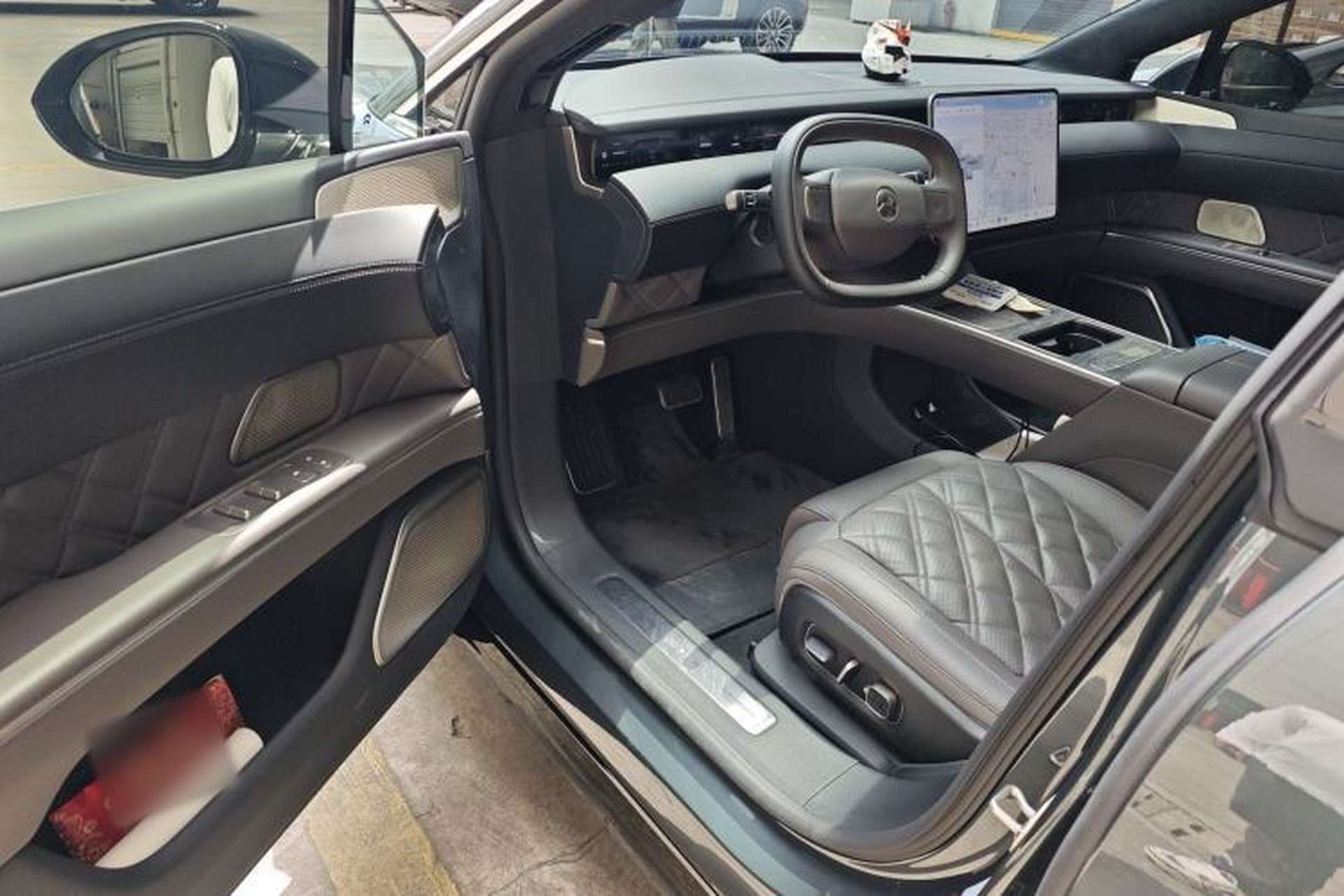 Used Nio ET9 2025 100kWh Signature Edition Driver Seat