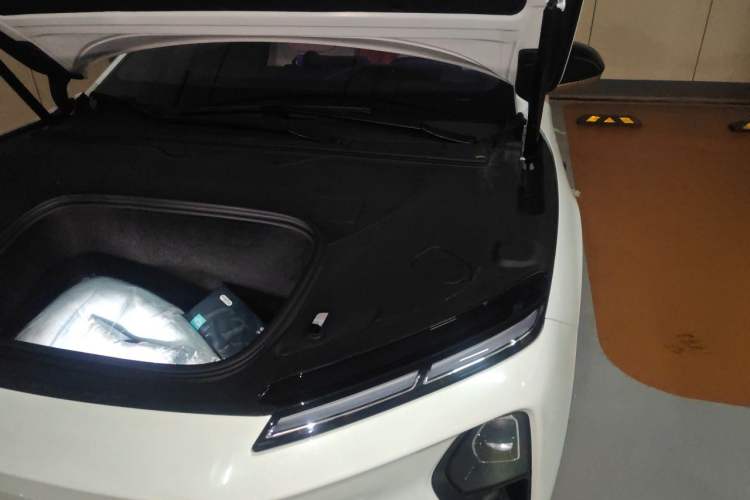 Used Nio ET9 2025 100kWh Signature Edition Engine Bay Left