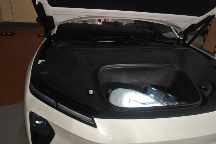 Used Nio ET9 2025 100kWh Signature Edition Engine Bay Right