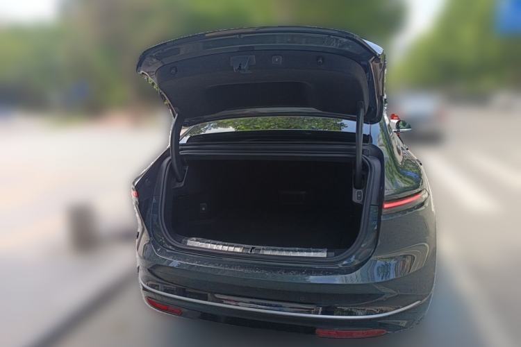 Used Nio ET9 2025 100 kWh Trunk