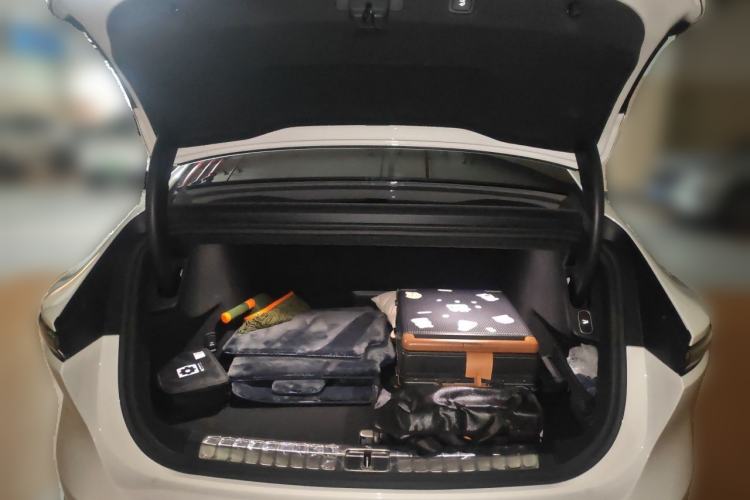 Used Nio ET9 2025 100kWh Signature Edition Trunk