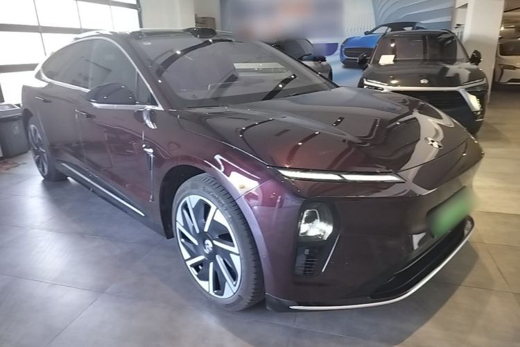 Used Nio ET9 2025 100 kWh Front Right 45 Deg