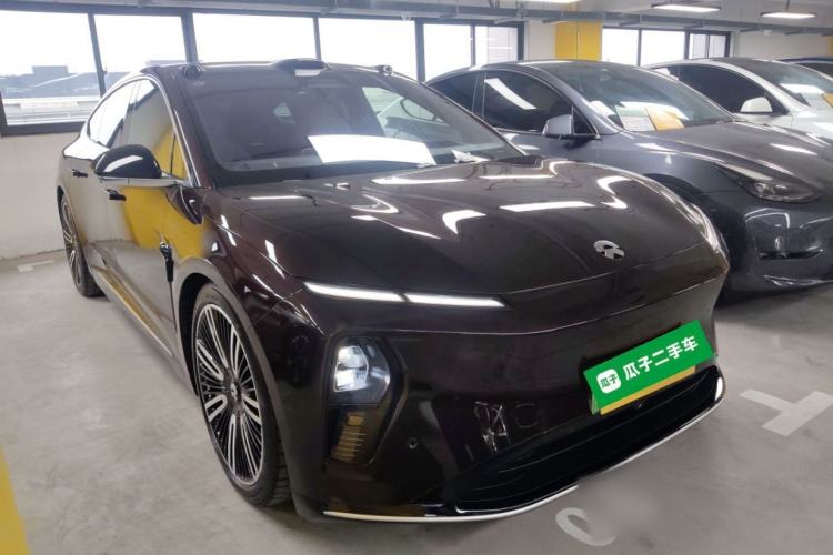 Used Nio ET9 2025 100kWh Signature Edition Front Right 45 Deg